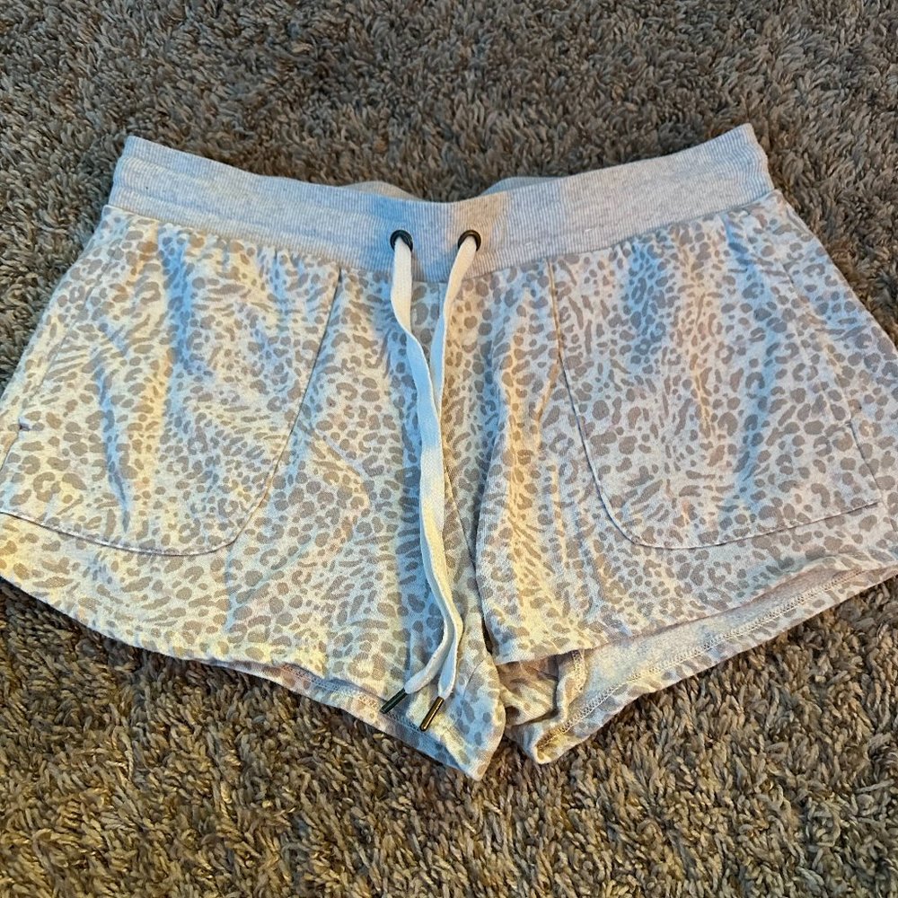 Casual leopard print pajama shorts